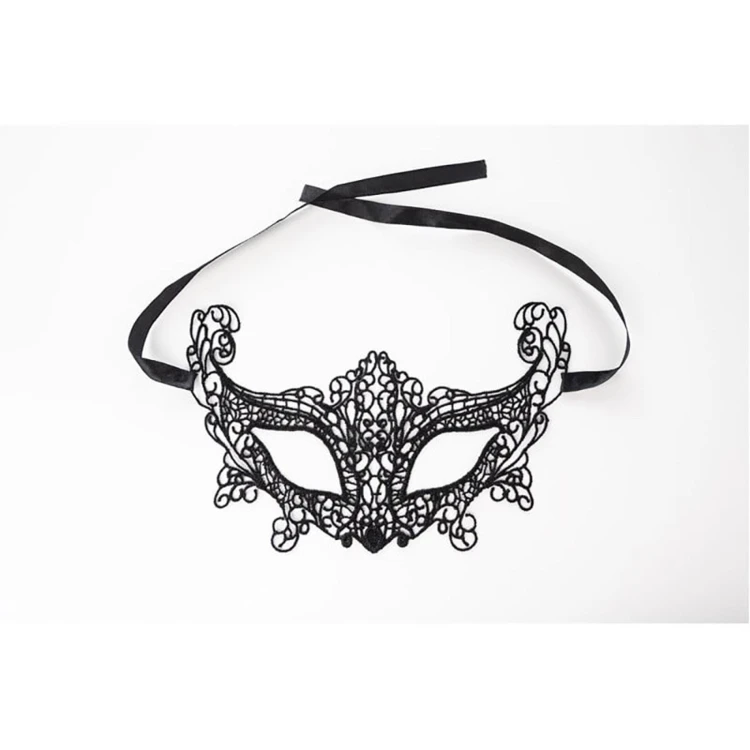 maska Flexible mask perfect for masquerade