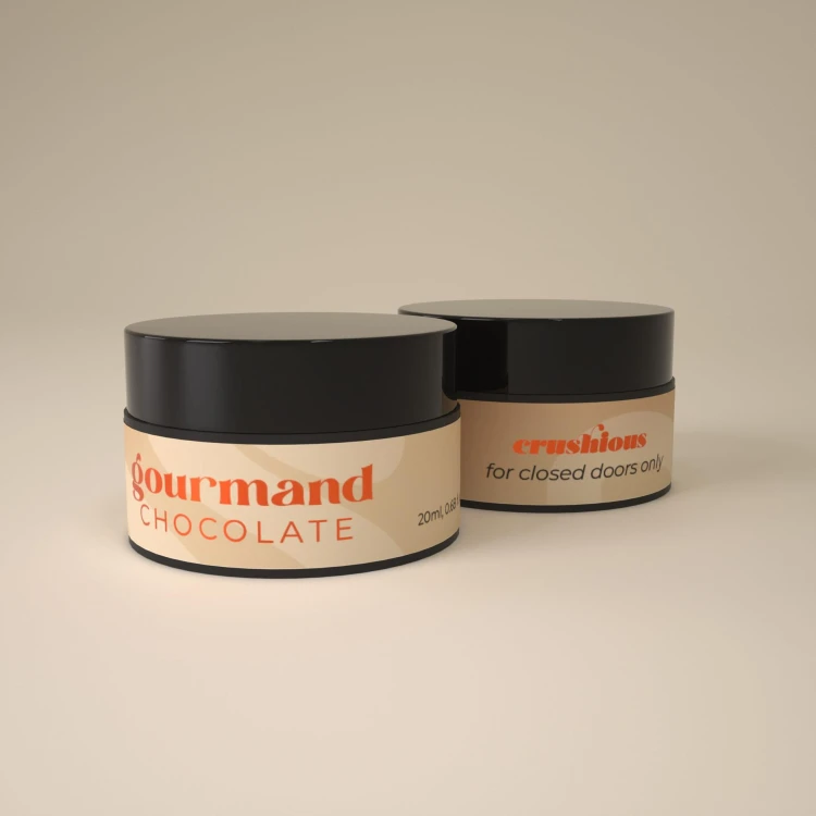 świeca do masażu CRUSHIOUS GOURMAND MASSAGE CANDLE WITH PHEROMONES AND CHOCOLATE SCENT