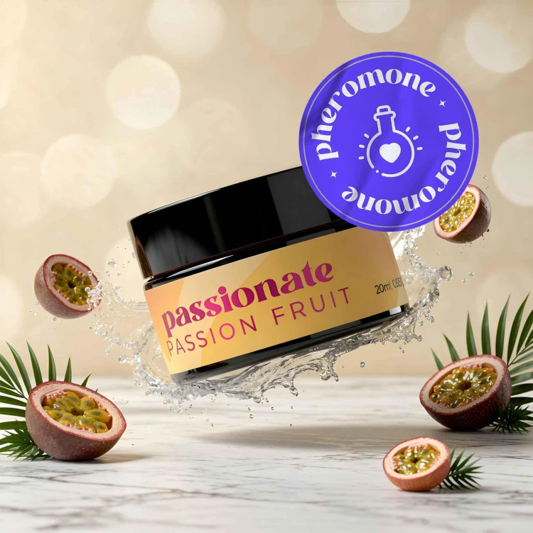 świeca do masażu CRUSHIOUS PASSIONATE MASSAGE CANDLE WITH PHEROMONES AND PASSION FRUIT SCENT