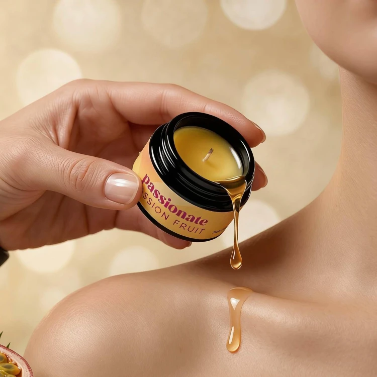 świeca do masażu CRUSHIOUS PASSIONATE MASSAGE CANDLE WITH PHEROMONES AND PASSION FRUIT SCENT