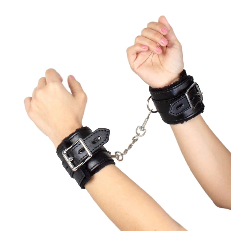 Kajdanki-mankiety-do-podniecających-zabaw-BDSM-Black-Bondage-Handcuffs-ręce-nogi.jpg