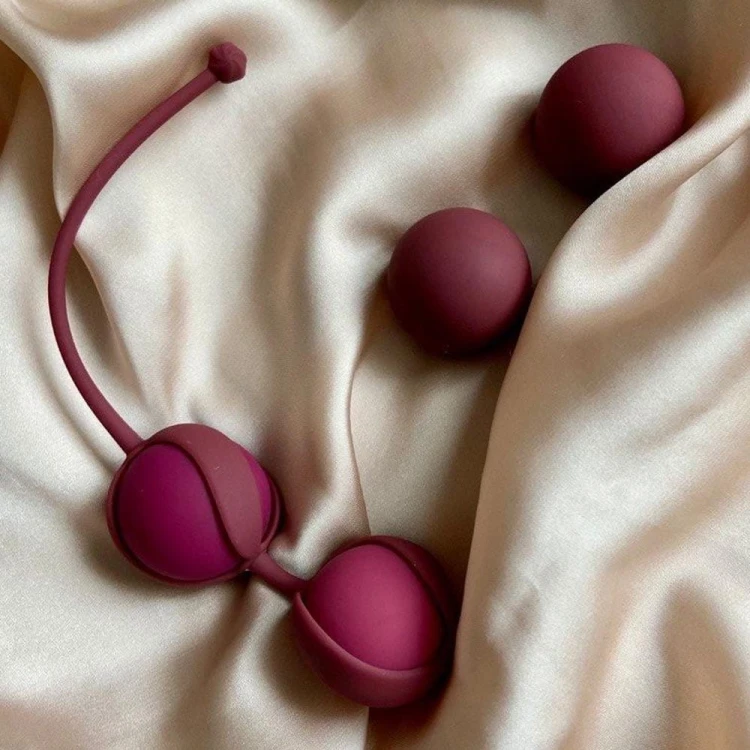 Silikonowe-kuleczki-do-ćwiczeń-pochwy-Wymienne-kuleczki-Balls-Valkyrie-Wine-Red.jpg