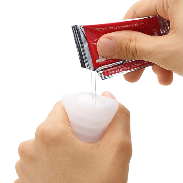 Stymulująca-pochwa-żelowa-do-zabaw-solo-Pocket-Crystal-Mist-od-Tenga.jpg