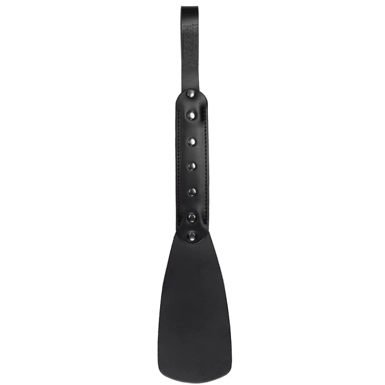 pejcz-bicz-bdsm-czarna-paski-skóra-naturalna-zabawa-eksploracja-erotyka-seks-ostry-sekxshop-sklep-erotyczny-dominacja-kary-paseczki-doznania-krępowanie-packa-klapsy.jpg