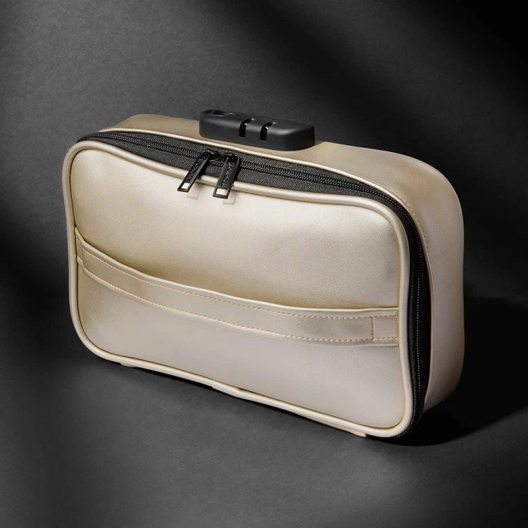 Kuferek-na-akcesoria-erotyczne-Zamykany-na-szyfr-Discreet-Box-Luxury-Gold.jpg