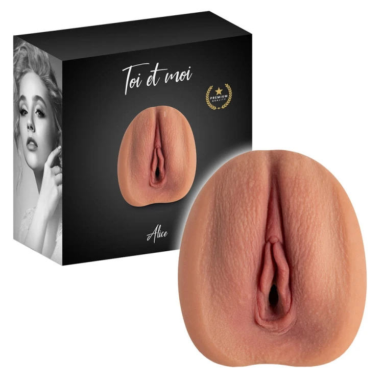 Masturbator-sztuczna-pochwa-z-wargami-sromowymi-i-ciasnym-tunelem.jpg